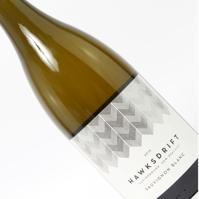 Reserve Wines Hawksdrift, Oaked Sauvignon Blanc Bottle Image Close Up